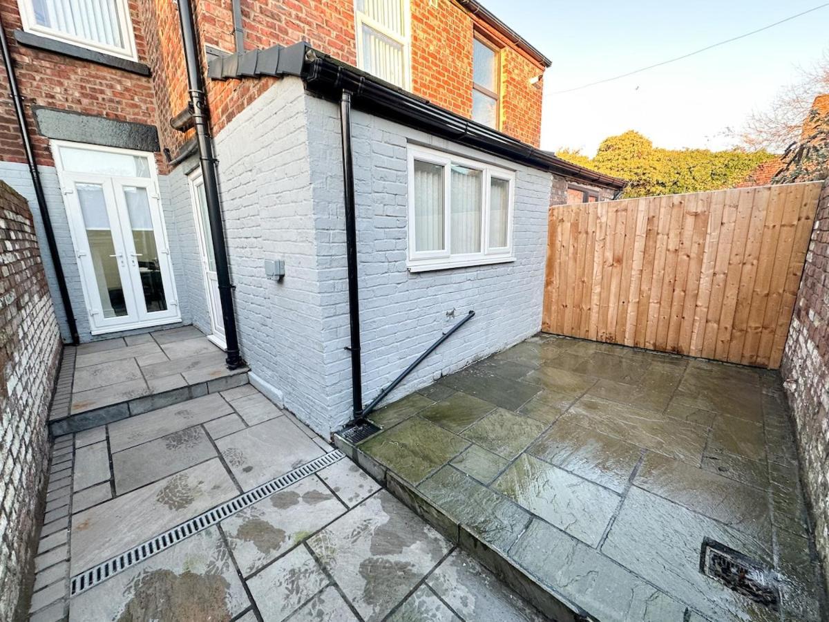 Contractors Dream, 4 Bedroom 2 Bathroom Holiday home *