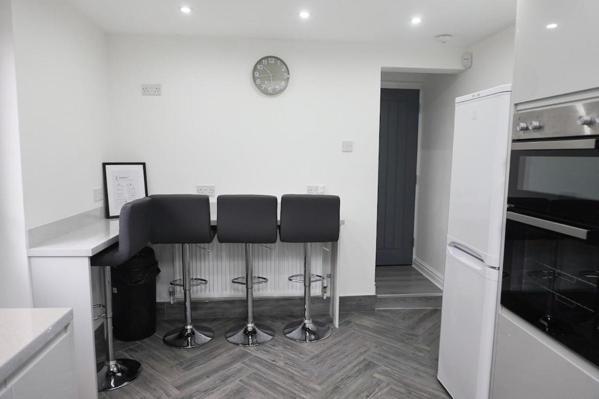 Holiday home Contractors Dream, 4 Bedroom 2 Bathroom *