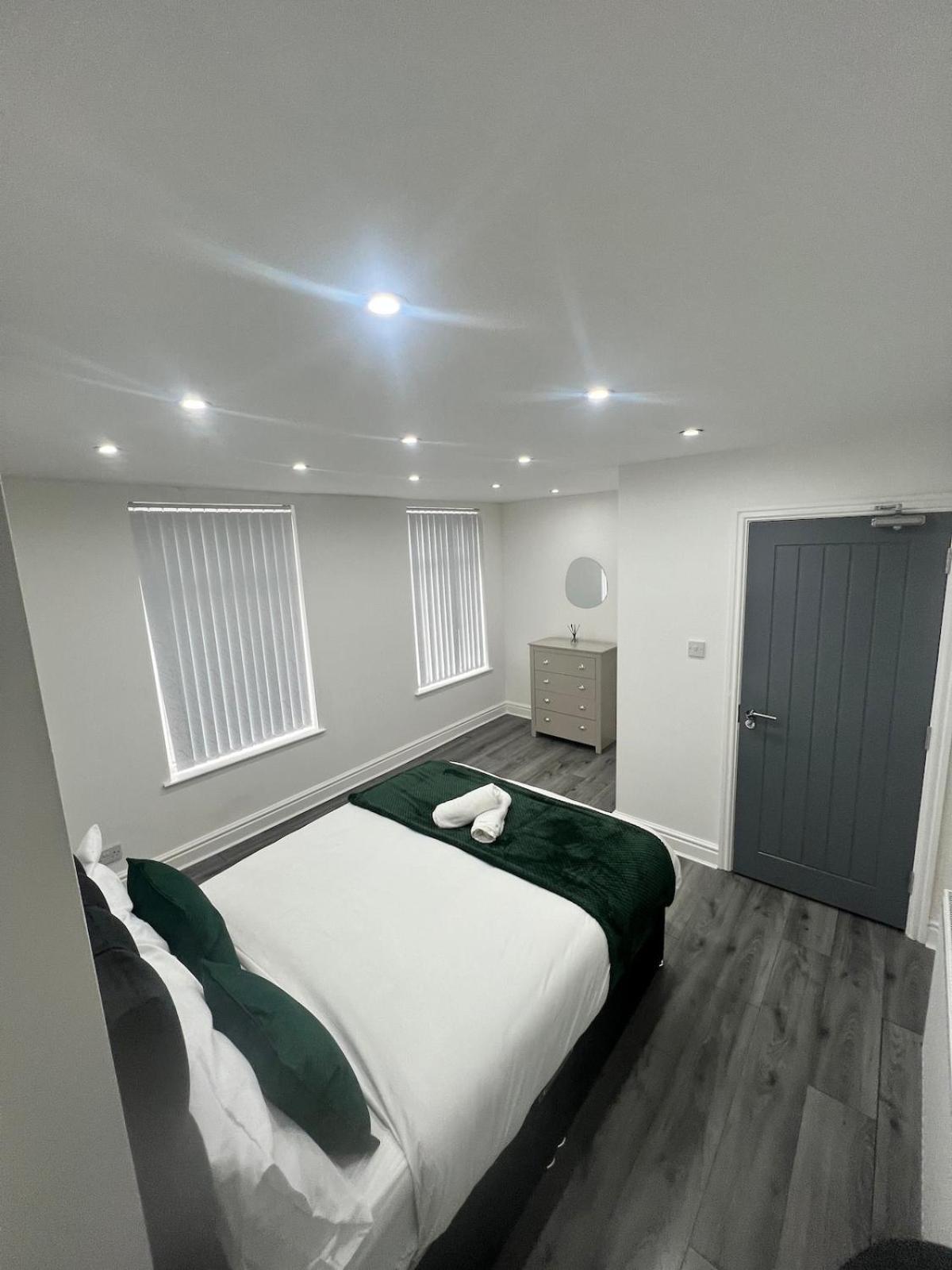 Holiday home Contractors Dream, 4 Bedroom 2 Bathroom *